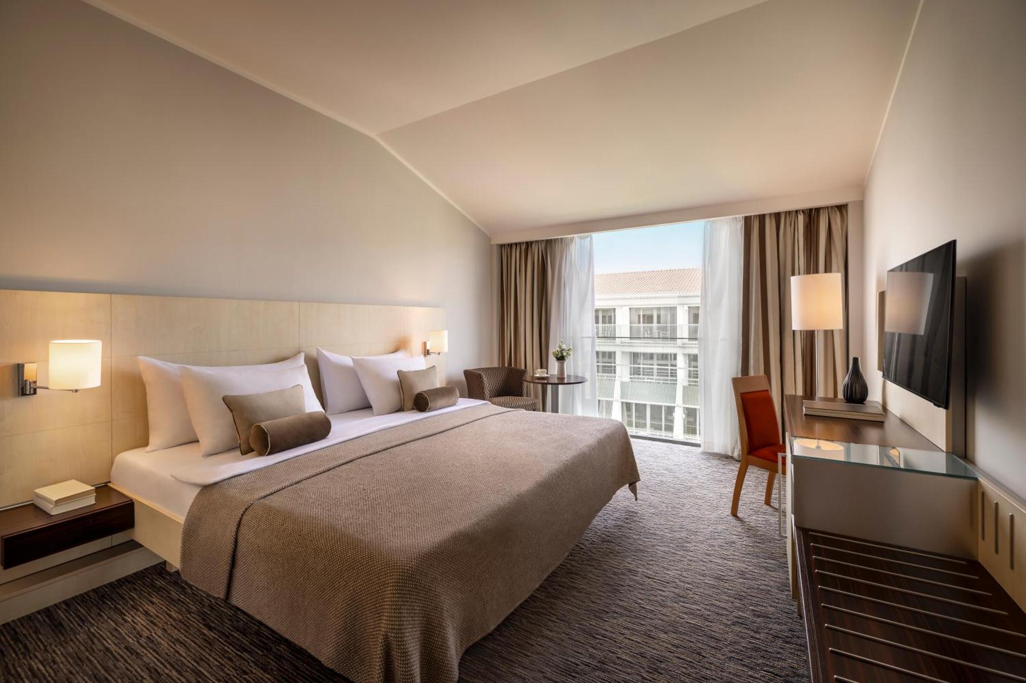 Room 21,1600561954:JPEG